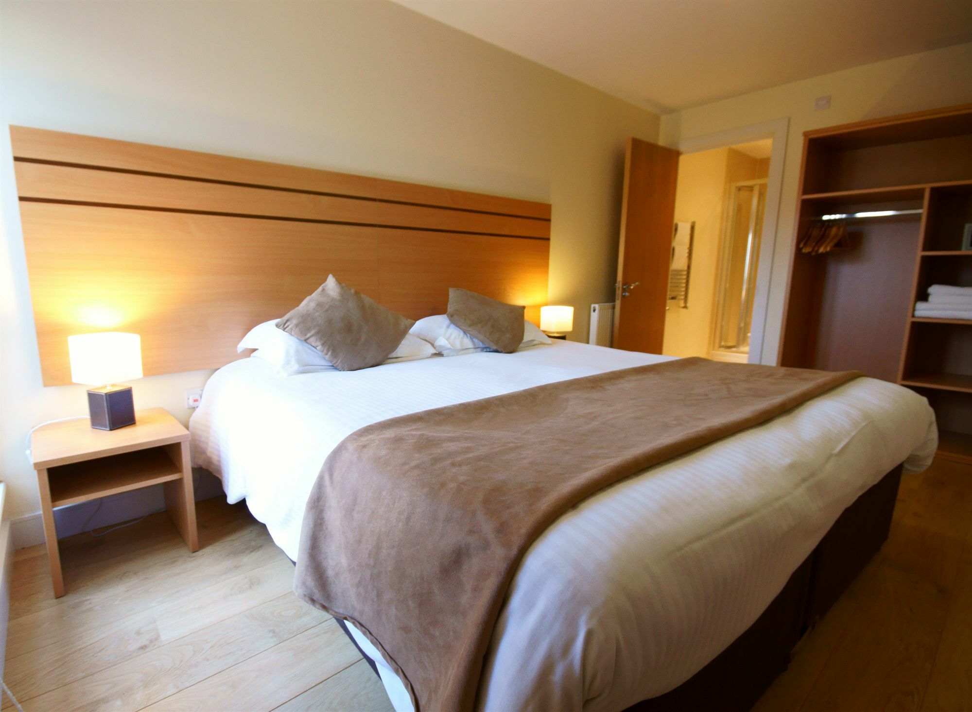 Drive Serviced Aparthotel Enfield